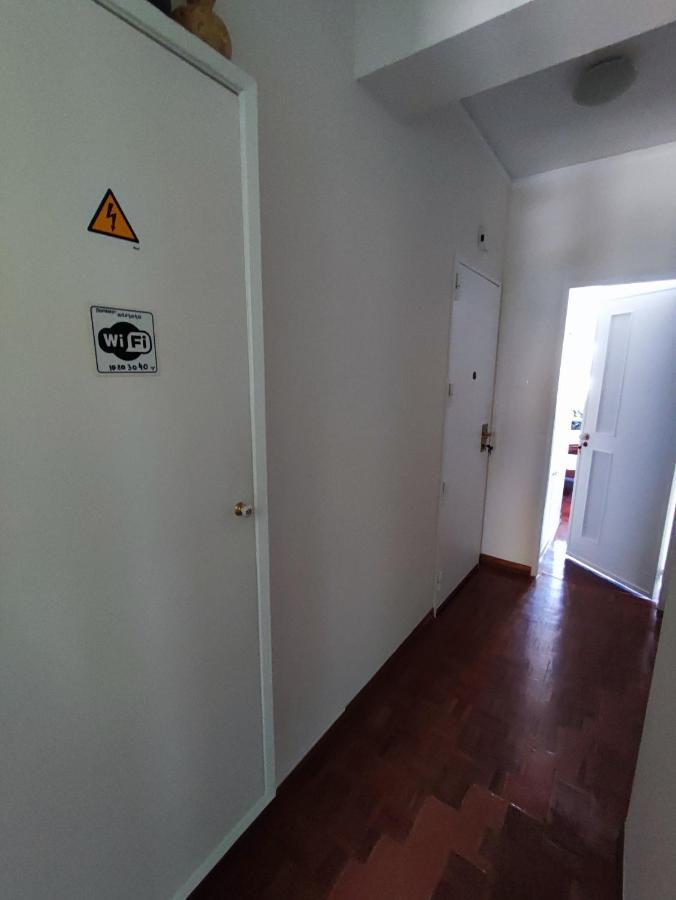 Pensión With Ac In Penha De Franca, Lisboa