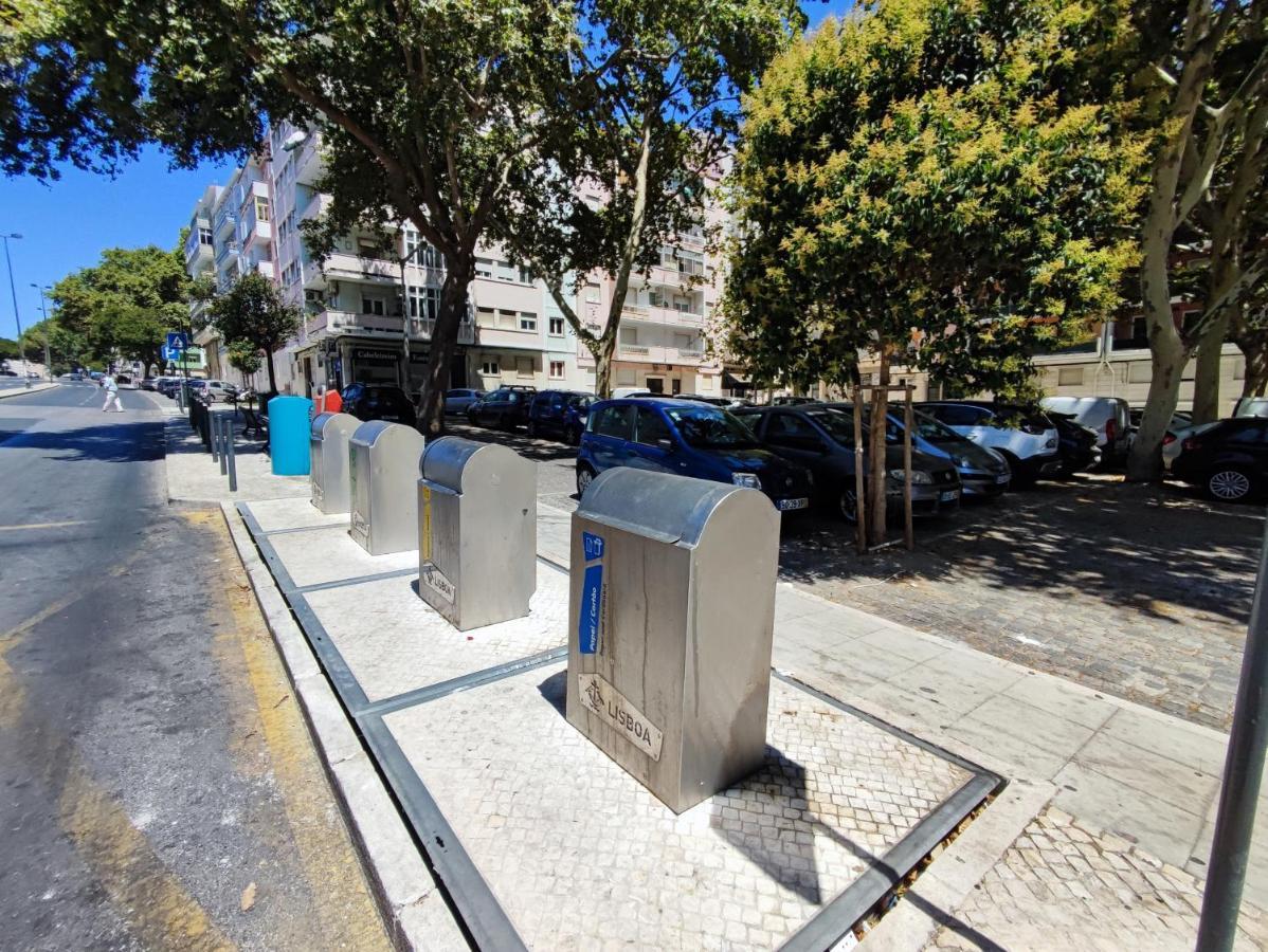 Pensión With Ac In Penha De Franca, Lisboa