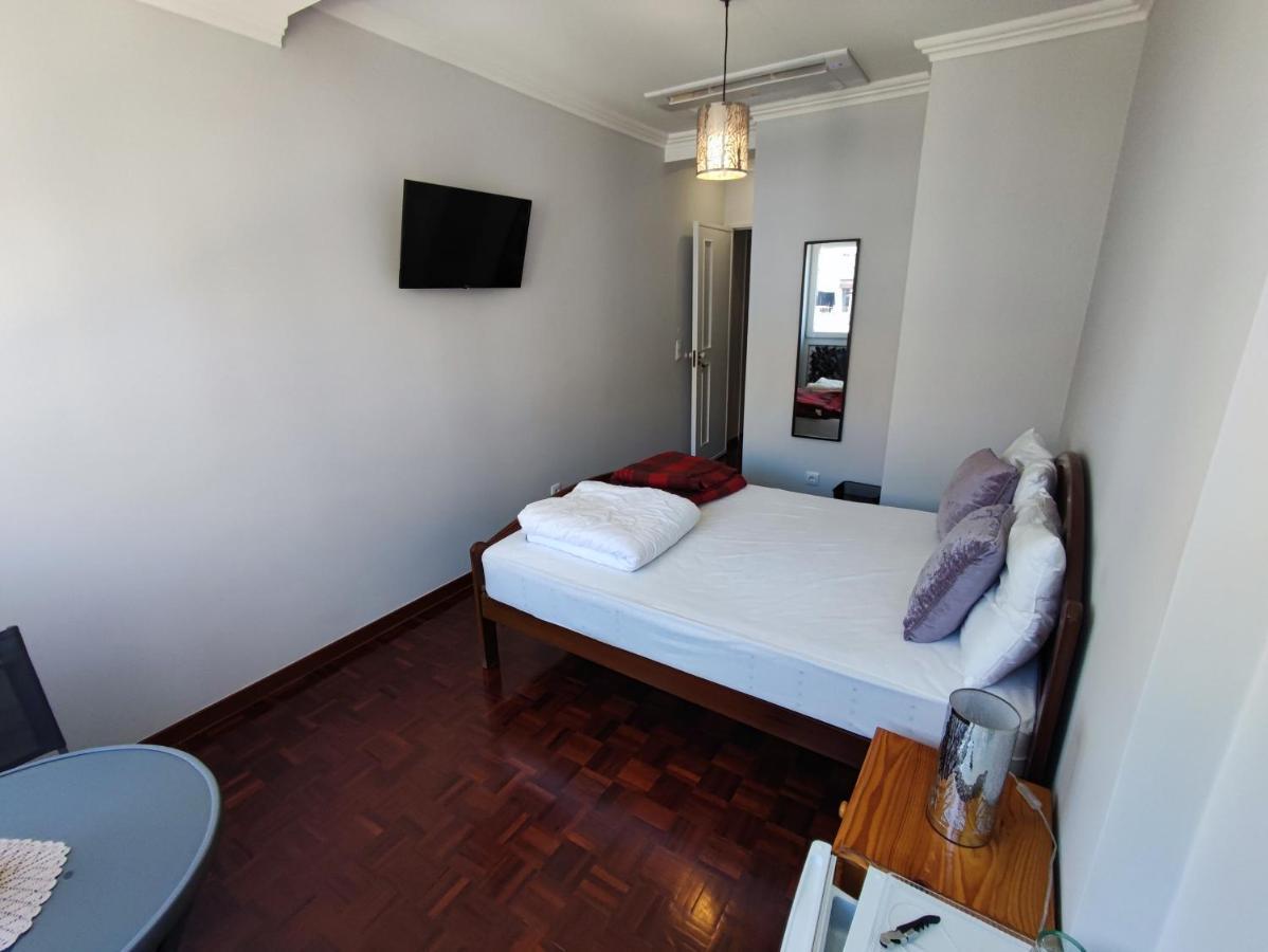 With Ac In Penha De Franca, Casa de hóspedes Lisboa
